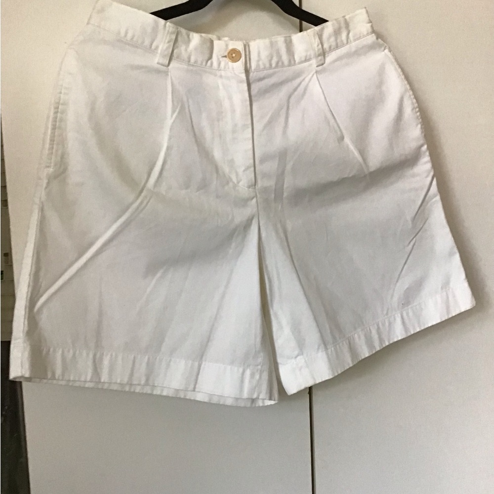 Short pants.